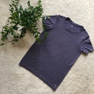 Gap fit contoured stitching top
